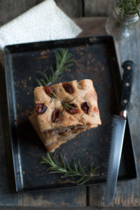 Focaccia semintegrale a lievitazione naturale