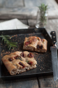 Focaccia semintegrale a lievitazione naturale
